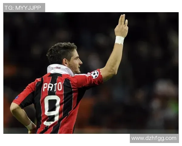 足球明星们的风采与传奇球员的对比分析与启示