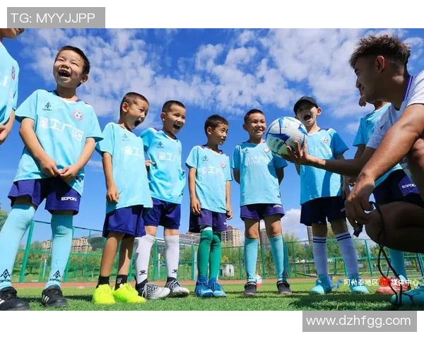 足球明星在绿茵场上的华丽瞬间与精彩表现的艺术创作之旅