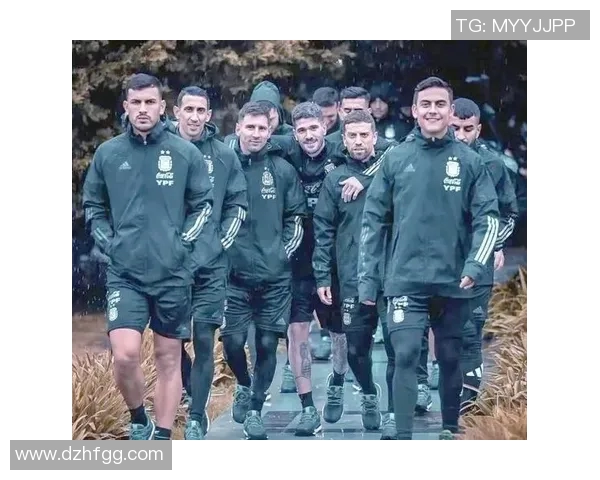 在绿茵场上追逐梦想的孤独与伤感足球明星的心声